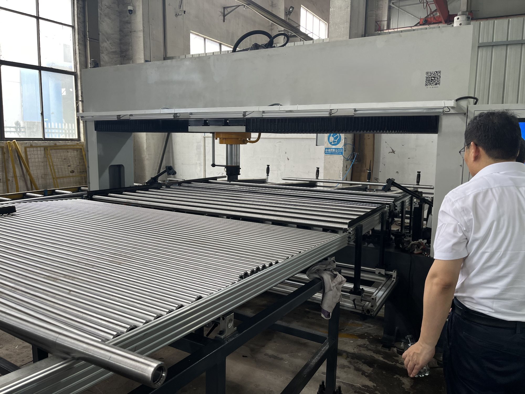 C-frame automatic hydraulic straightening machine for shafts, tubes, and profiles