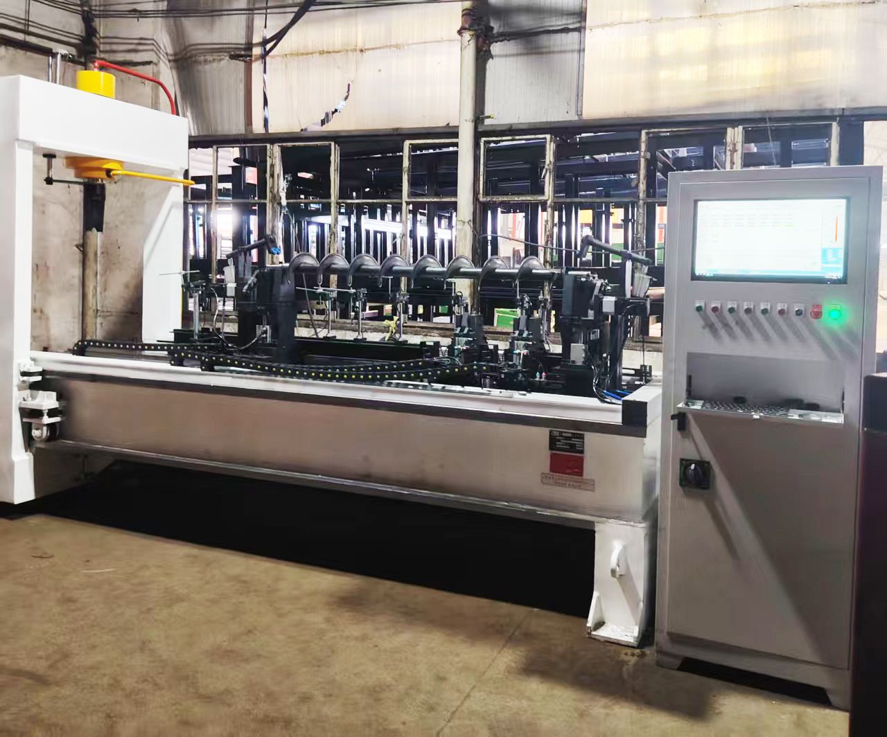 Steel shaft straightening with 60 tons pressure