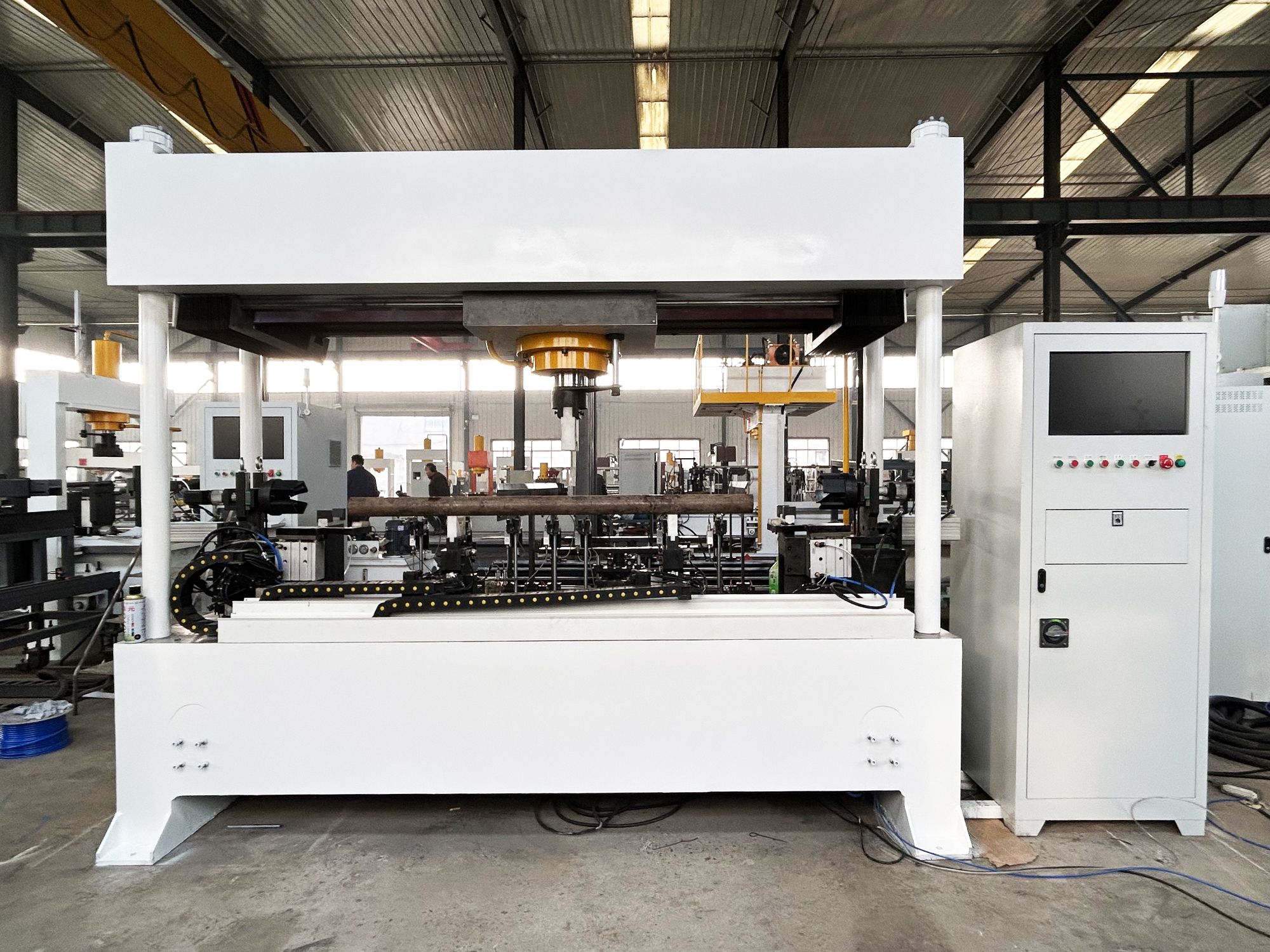 120-ton gantry-type round pipe automatic straightening machine
