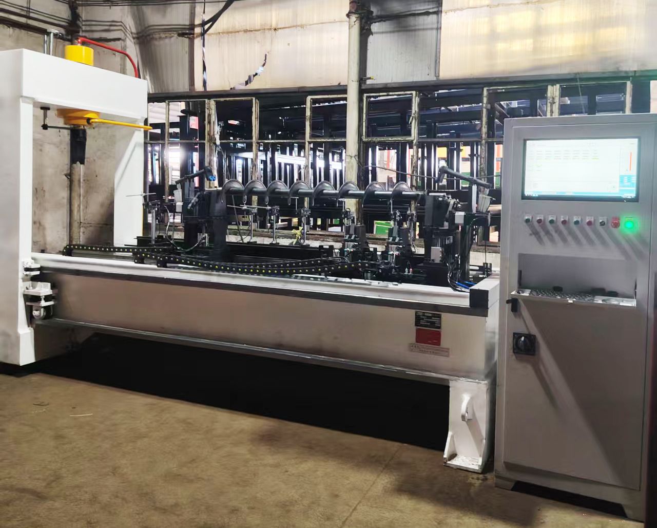 Spiral screw rod straightening machine