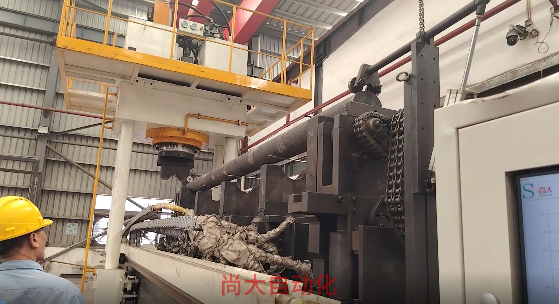 8 m long large-section round bar before straightening inspection