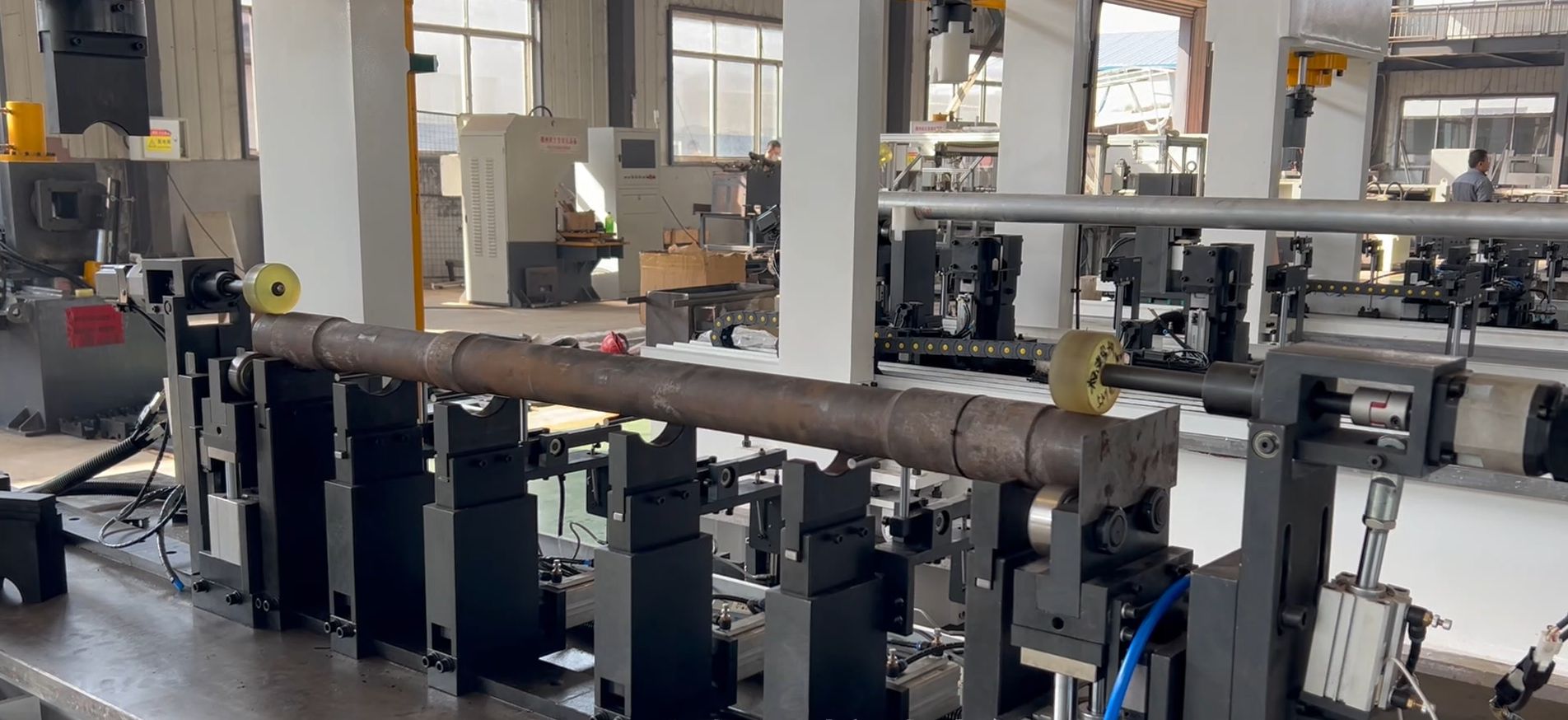 Stepped shaft straightening