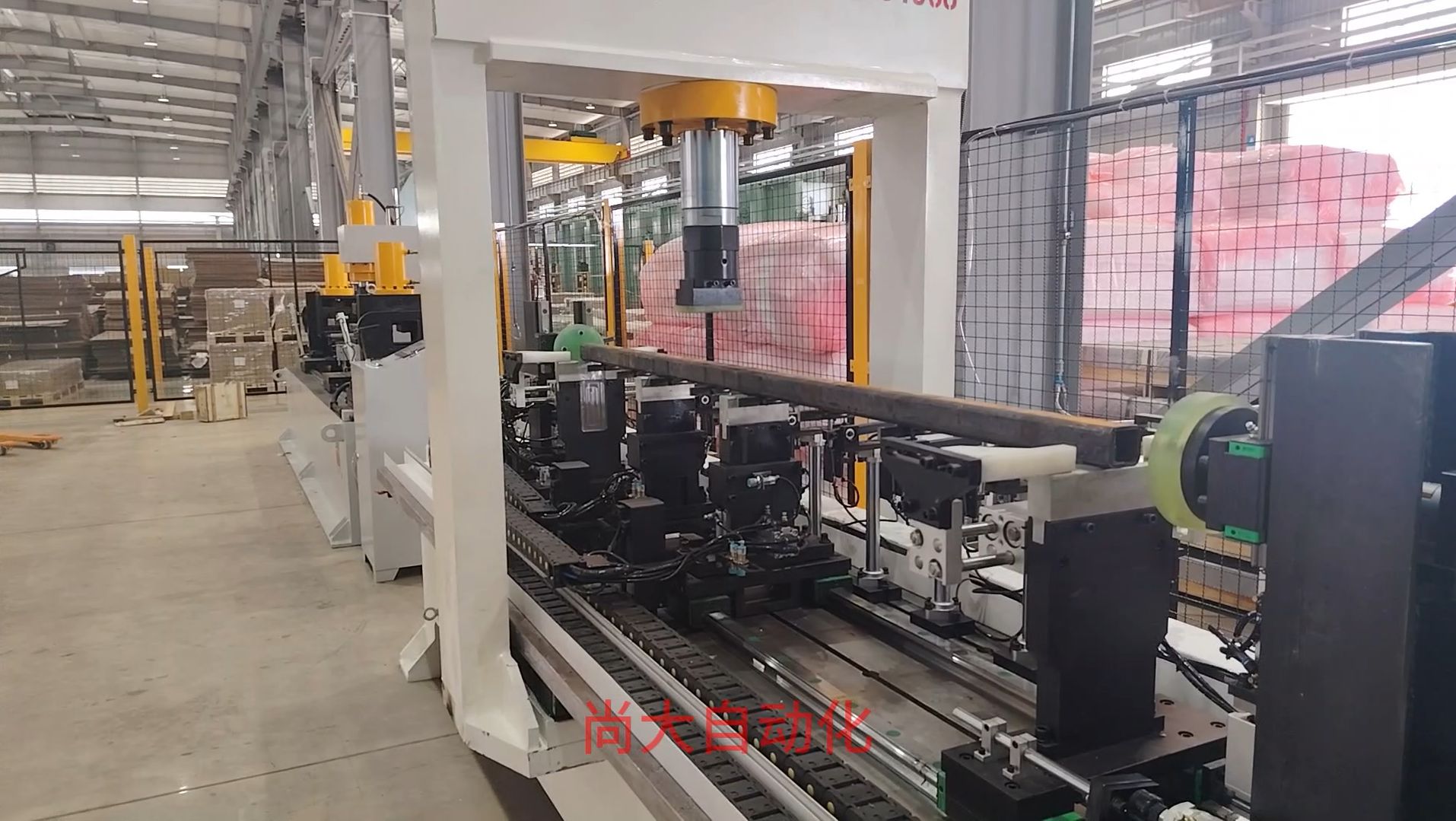 Square tube straightening with profiled support rollers