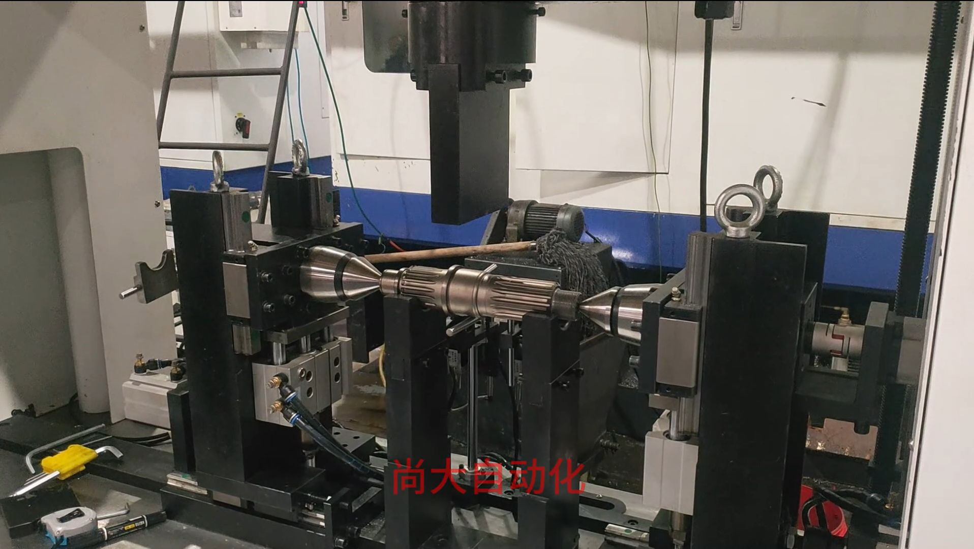 Short shaft with keyway straightening