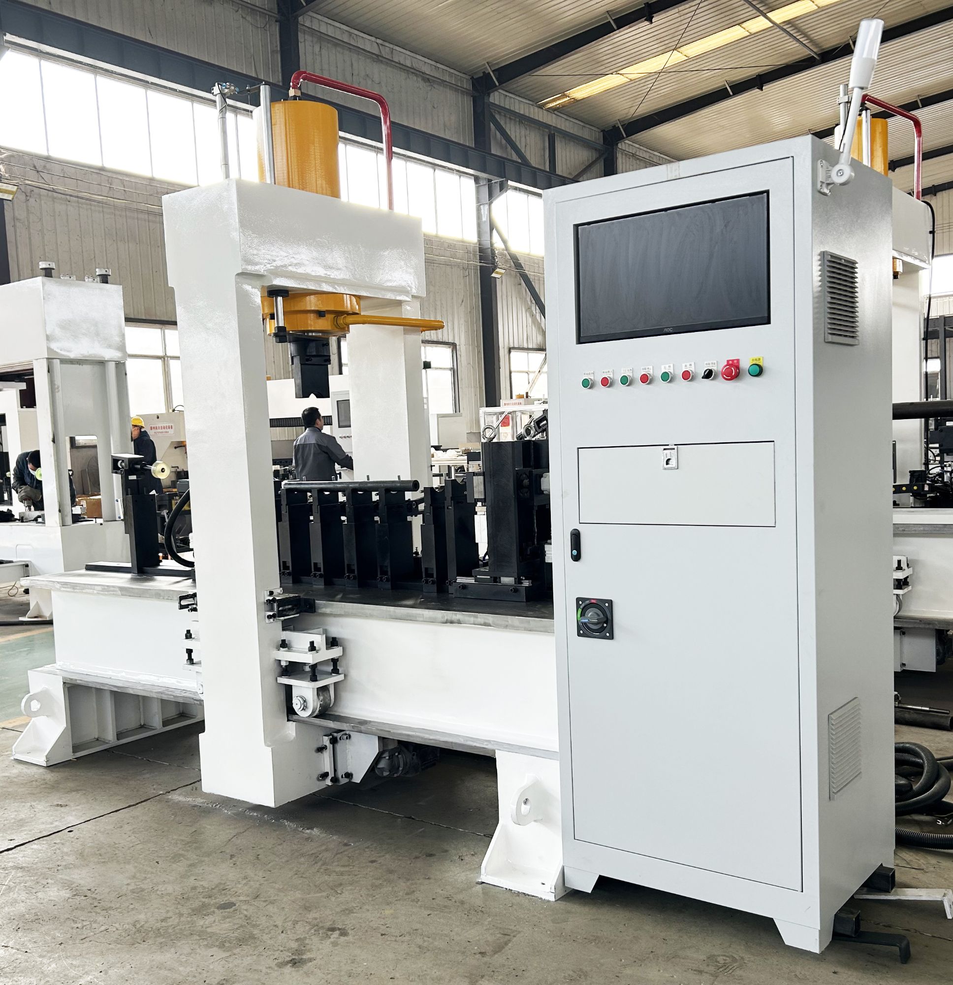 100-ton short round pipe automatic straightening machine